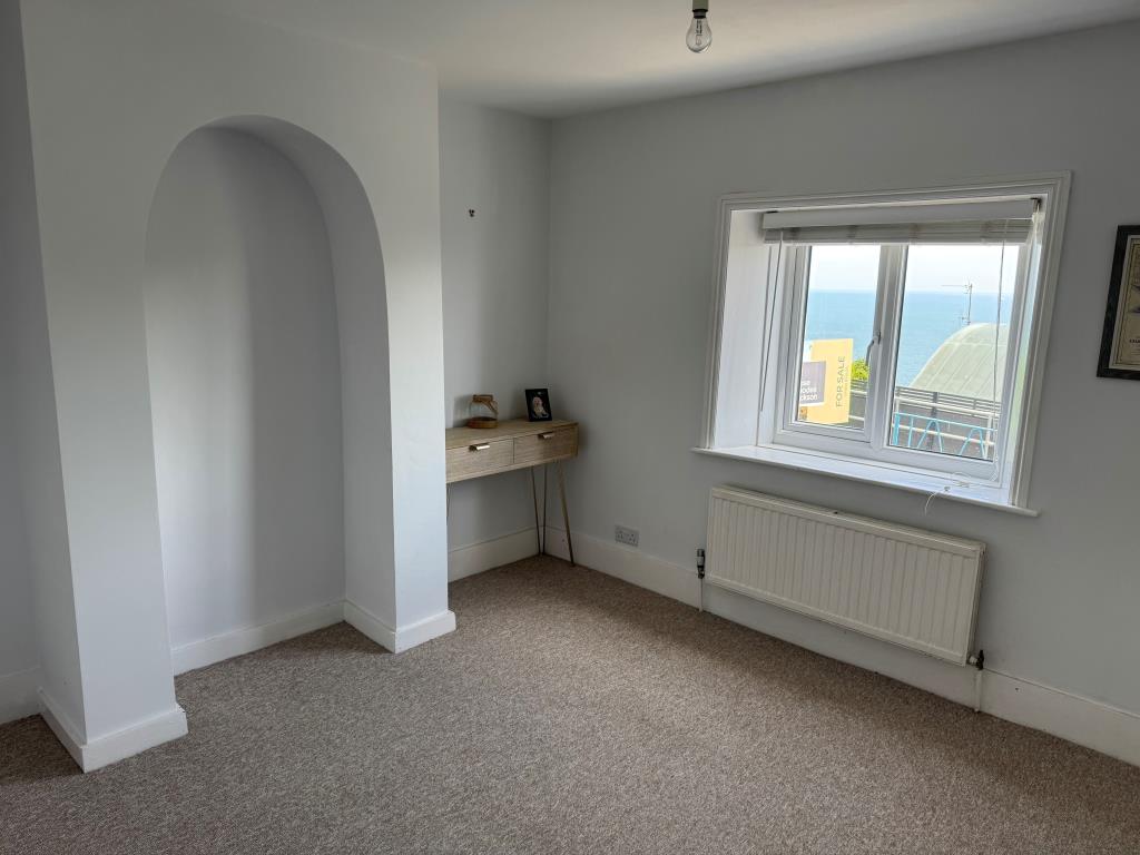 Lot: 142 - COTTAGE WITH SEA VIEWS FOR INVESTMENT OR OCCUPATION - The Dining Room